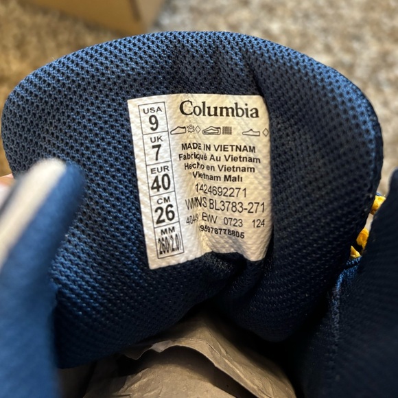 Brand New Waterproof Columbia Newton Ridge Hiking Boots - Picture 8 of 8